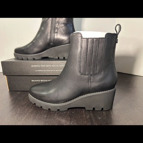 Vionic Aria Water Repellent Leather Platform Wedge Boots Black Womans 8M - Picture 6 of 16
